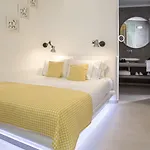 Colours Of Mykonos Luxury Residences & Psarou (Mykonos)