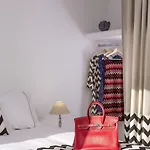 Ξενοδοχείο με διαμερίσματα Colours Of Mykonos Luxury Residences & 4*