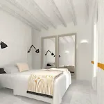 Colours Of Mykonos Luxury Residences & Ψαρού